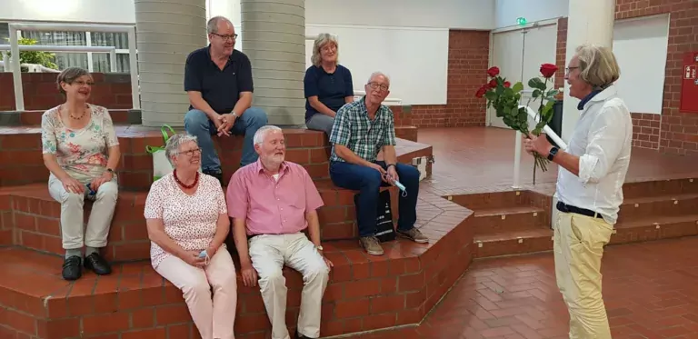 Gruppenfoto der Mitglieder der Bezirksvertretung im Bürgerhaus Kinderhaus